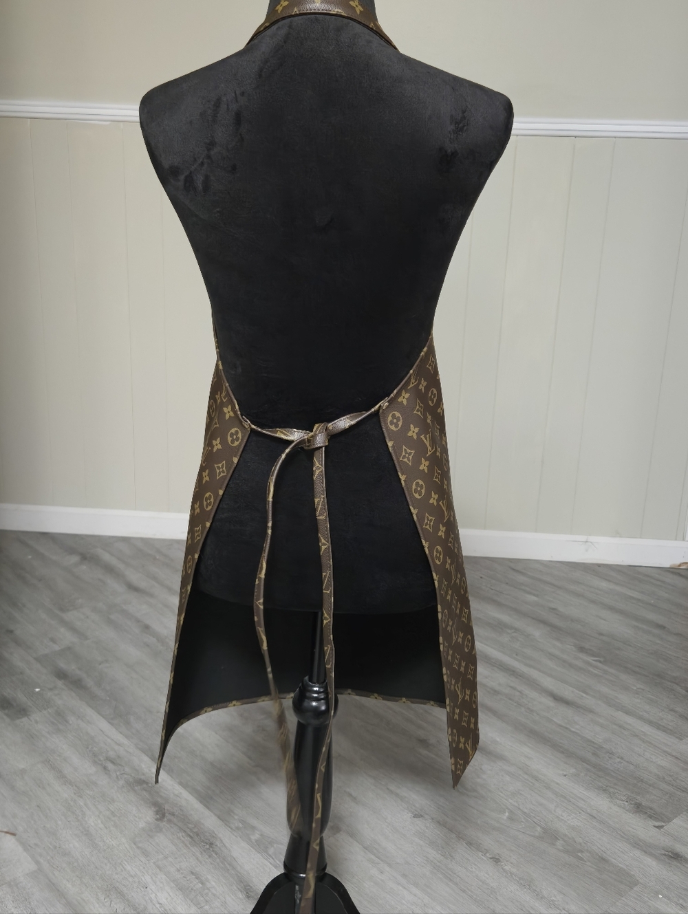 New Monogran Canvas Apron - Picture 10 of 12
